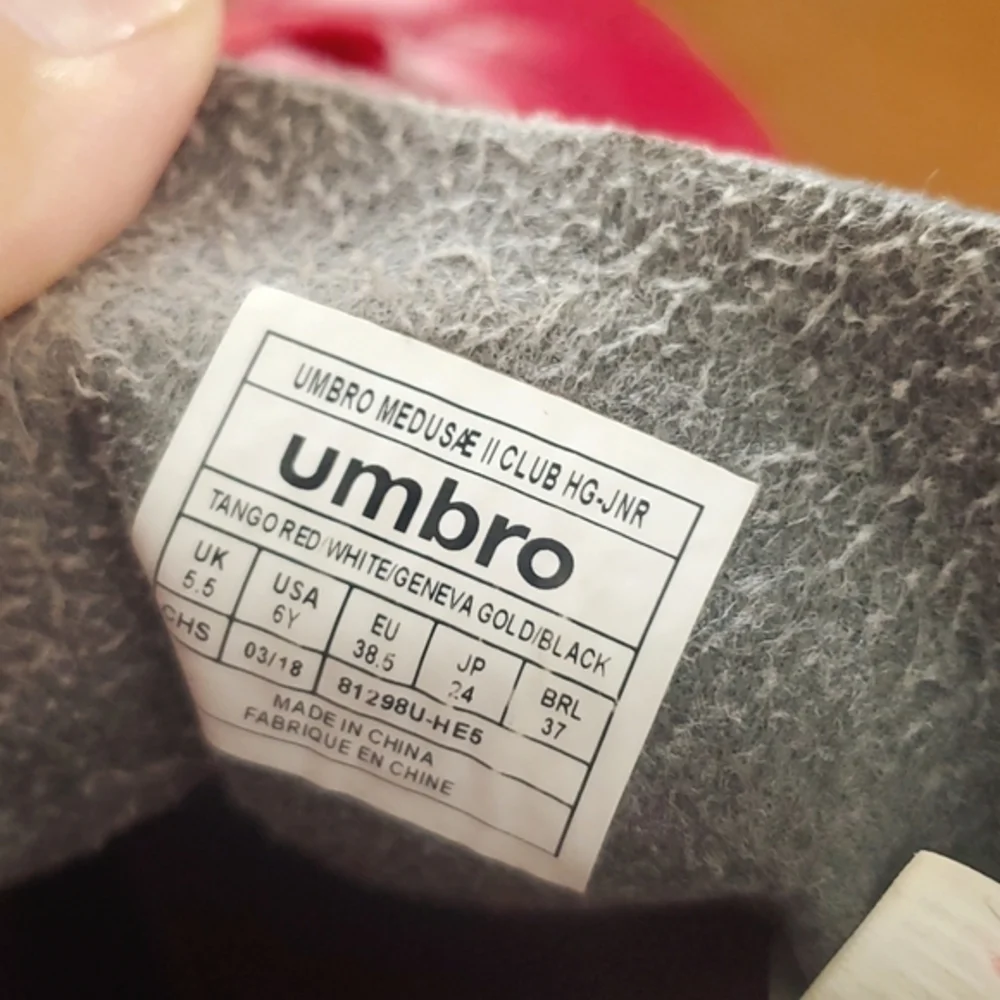 UMBRO Kid's Soccer Cleats Shoes Edison Flores Edition Peruvian Soccer Player
